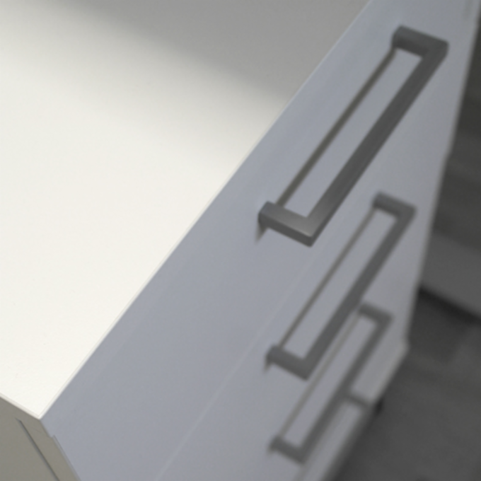 OIVAPALVELUT. Laatikosto pyörillä, kolme tai neljä laatikkoa